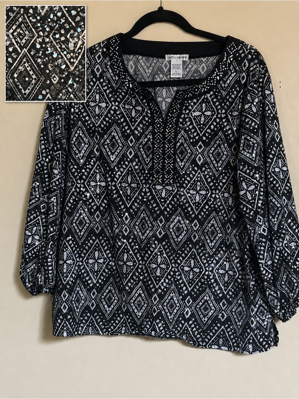 Cathy Daniels Black & White Geometric Tunic Top